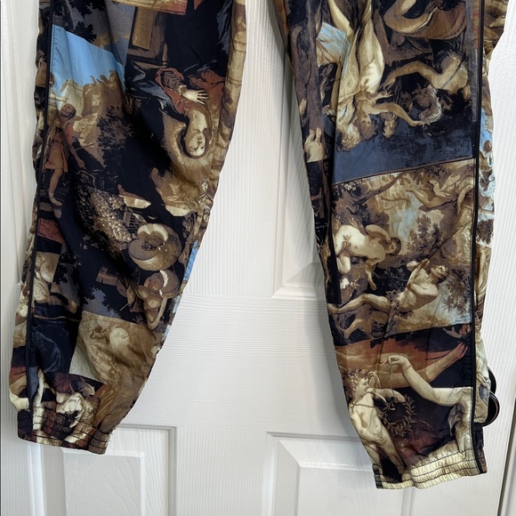Urban Outfitters renaissance painting joggers size small - Picture 4 of 15
